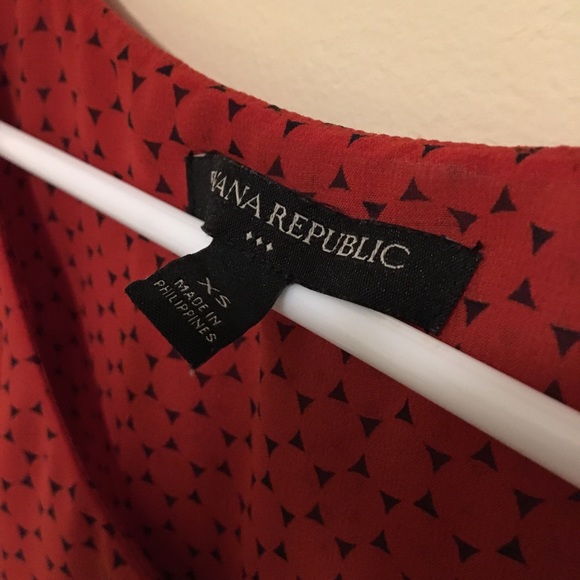 Banana Republic flowy tank XS - Picture 2 of 3